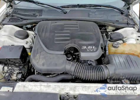 2015 Dodge Challenger Sxt z USA, uszkodzony, nr VIN 2C3CDZAG2FH883349